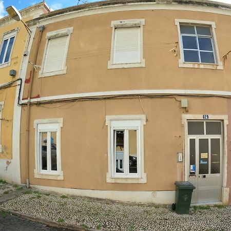 Lisbon T2 Apartment In Typical Villa In Sapadores Lisbon Bagian luar foto