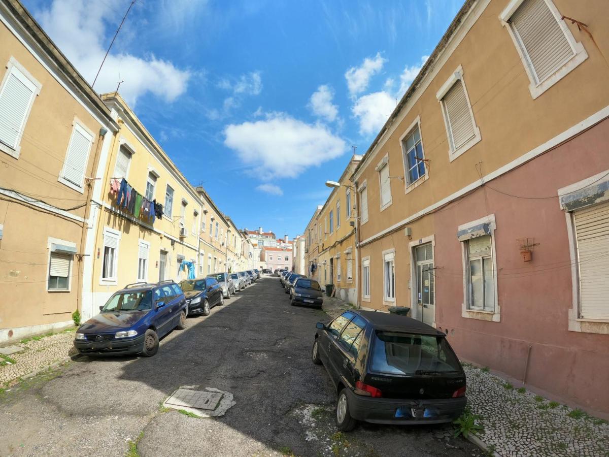 Lisbon T2 Apartment In Typical Villa In Sapadores Lisbon Bagian luar foto