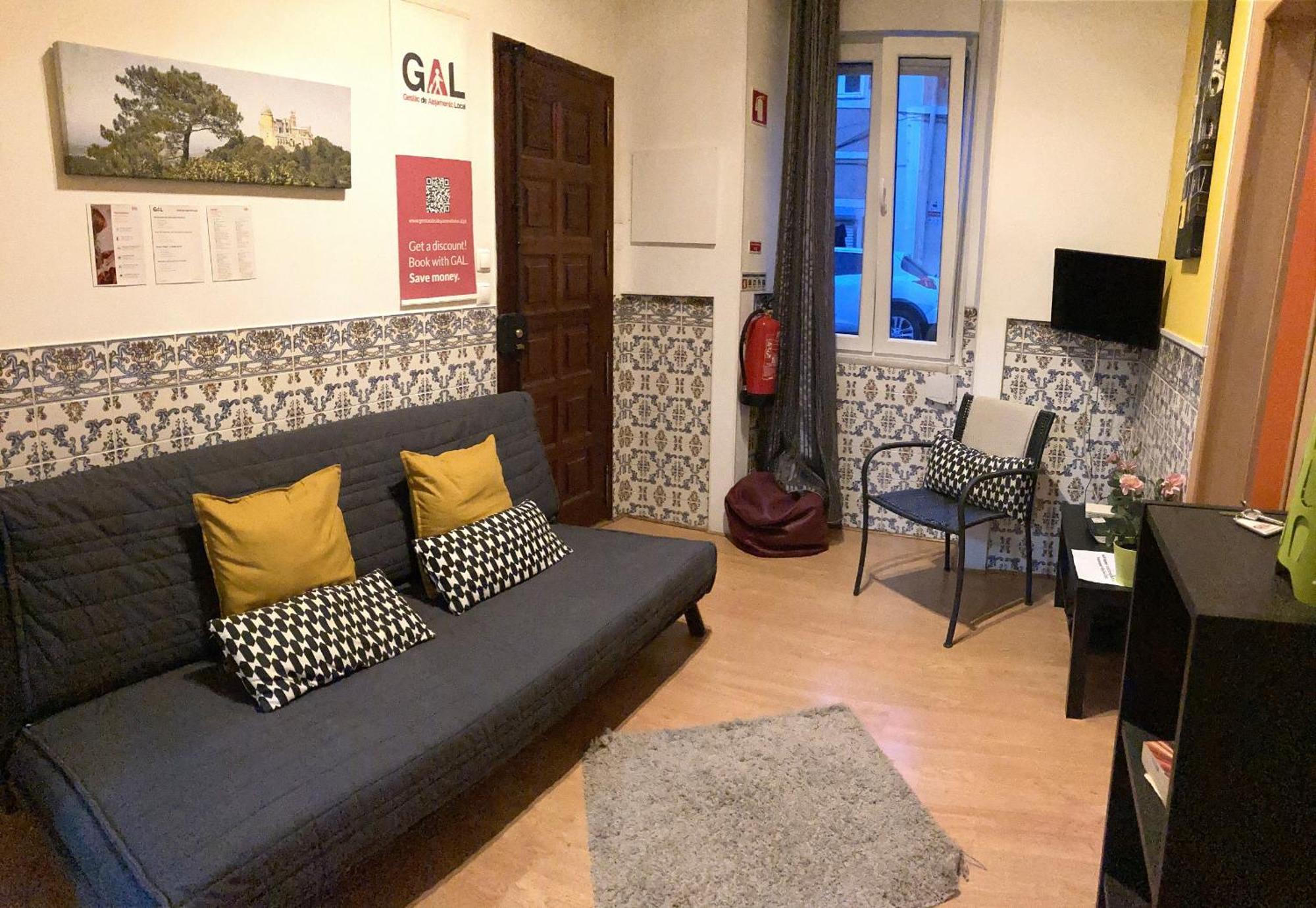 Lisbon T2 Apartment In Typical Villa In Sapadores Lisbon Bagian luar foto